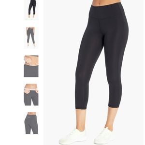 Marika Sport Solid Capri Legging - Black